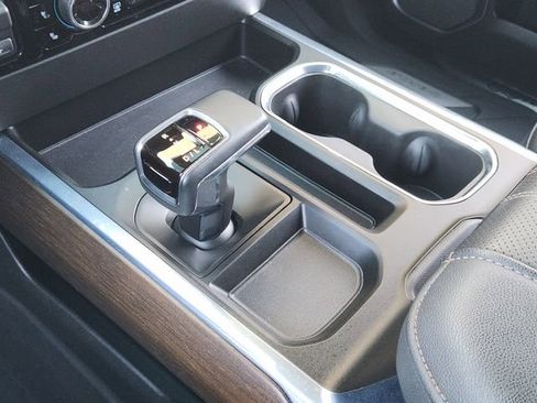 Used 2024 Chevrolet Silverado 1500 High Country w/ Technology Package image 18