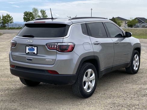 Used 2019 Jeep Compass Latitude AWD/4WD image 14
