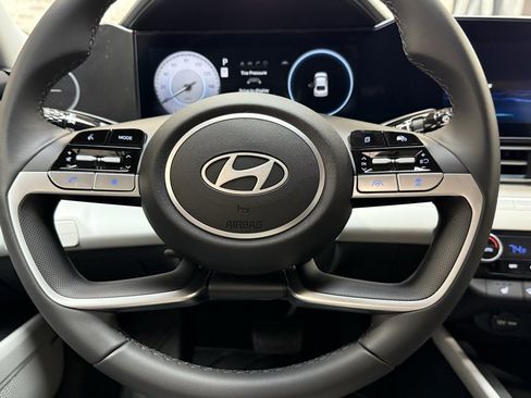 New 2026 Hyundai Elantra Limited image 17