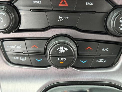 Used 2016 Dodge Challenger SXT w/ Sound Group RWD image 28