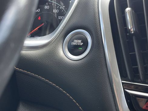 Used 2021 Chevrolet Traverse Premier w/ Redline Edition AWD/4WD image 17