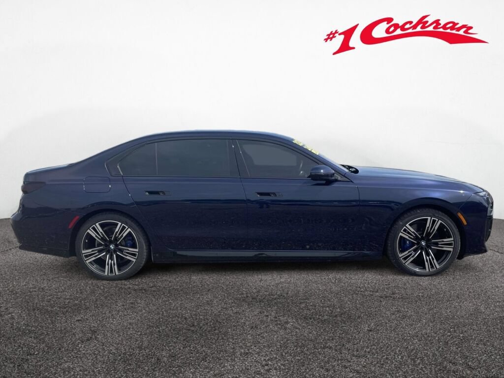 Used 2023 BMW i7 xDrive60 AWD/4WD image 4