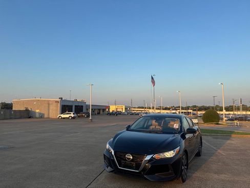 Certified 2023 Nissan Sentra SV w/ SV Premium Package FWD image 5