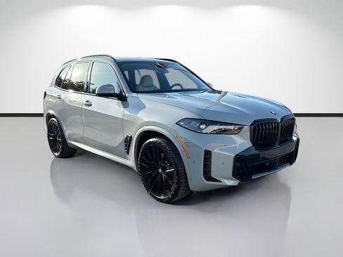 New 2026 BMW X5 xDrive40i w/ M Sport Package AWD/4WD image 1