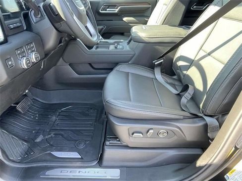 New 2026 GMC Sierra 2500 Denali w/ Denali Reserve Package image 12