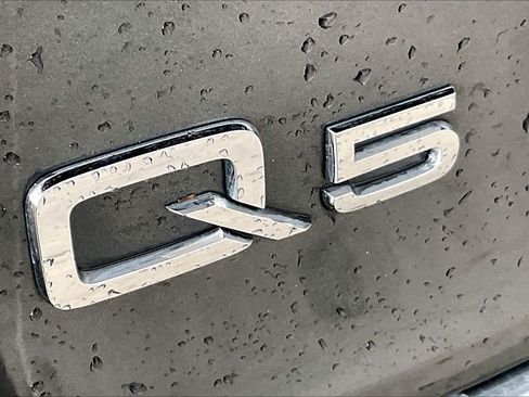 Used 2022 Audi Q5 2.0T Premium w/ Convenience Package image 29