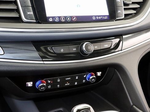 Used 2020 Buick Enclave Premium w/ Sun and Sites Package image 21