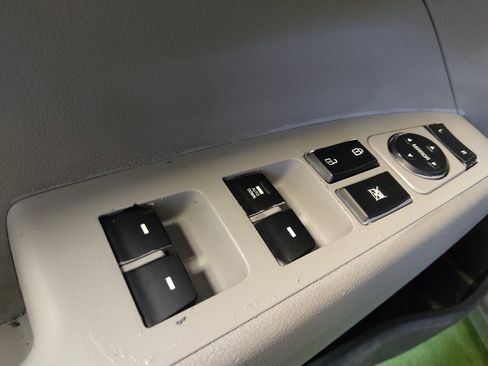 Used 2019 Hyundai Elantra SE FWD image 27