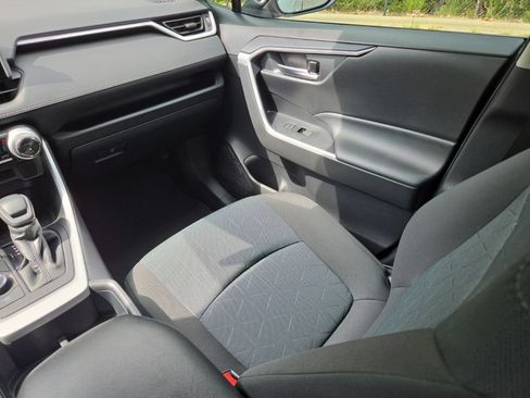 Used 2025 Toyota RAV4 XLE AWD/4WD image 33