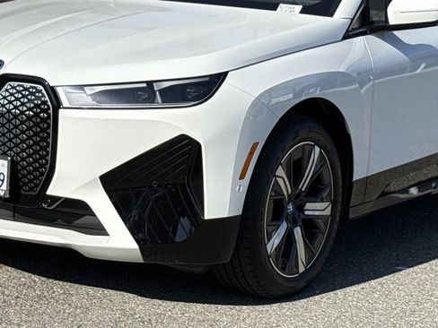 Used 2025 BMW iX xDrive50 image 4