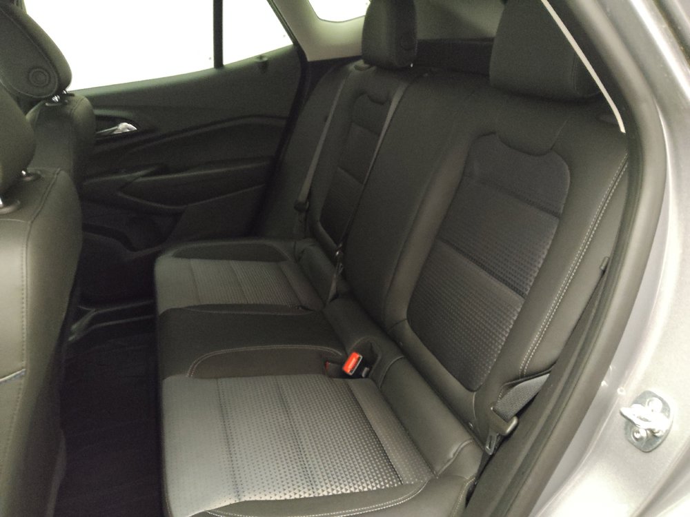 Used 2025 Chevrolet Trax LT w/ Driver Confidence Package FWD image 18