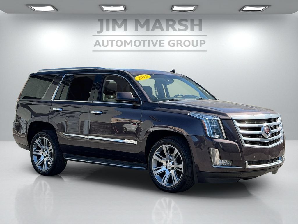 Used 2015 Cadillac Escalade Luxury AWD/4WD image 8