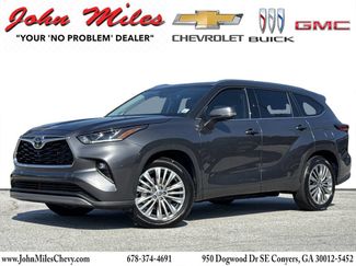 Used 2023 Toyota Highlander Platinum FWD video 1