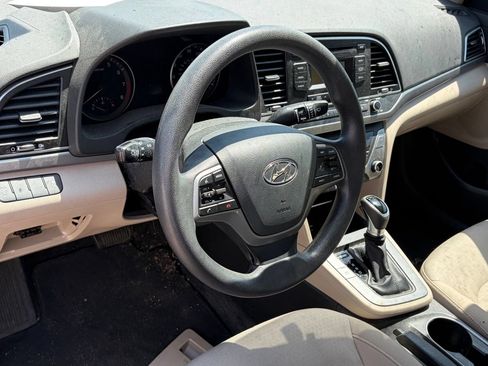Used 2017 Hyundai Elantra SE FWD image 7