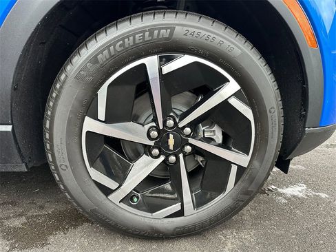 New 2026 Chevrolet Equinox EV LT image 9