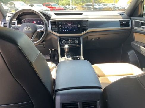 Used 2023 Volkswagen Atlas Cross Sport SE w/ Panoramic Sunroof Package FWD image 17