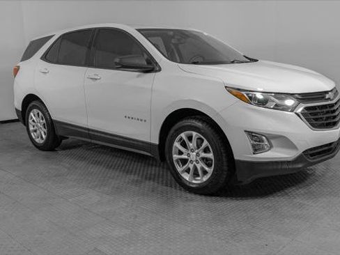 Used 2019 Chevrolet Equinox LS image 11