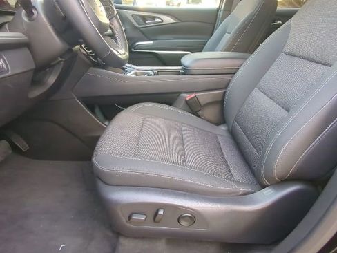 Certified 2025 Chevrolet Traverse LT image 13