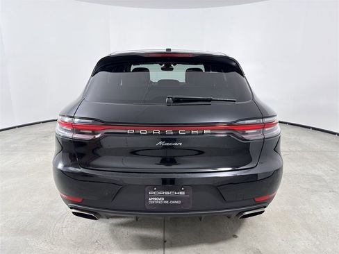 Certified 2021 Porsche Macan image 6