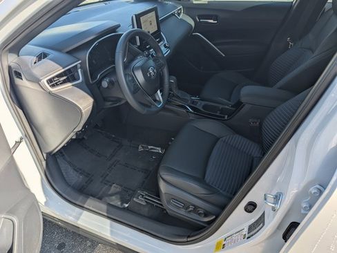 Used 2025 Toyota Corolla Cross AWD Hybrid image 9