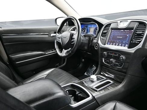 Used 2019 Chrysler 300 Touring L w/ Quick Order Package 22F image 22