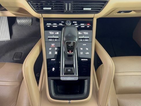 Used 2019 Porsche Cayenne AWD/4WD image 22