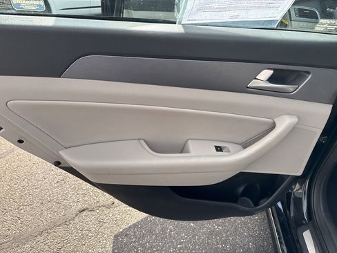 Used 2016 Hyundai Sonata Plug-In Hybrid image 36