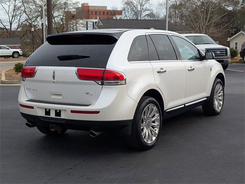 Used 2013 Lincoln MKX Base image 8