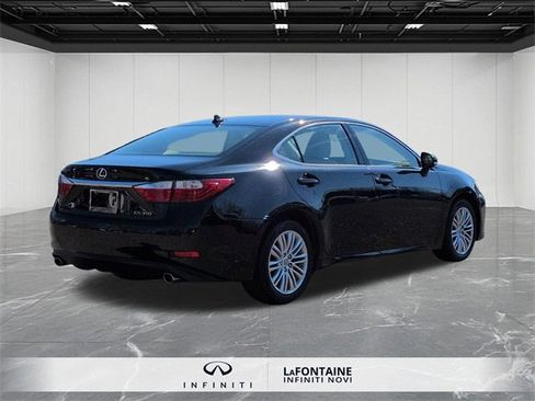 Used 2013 Lexus ES 350 w/ Luxury Pkg image 5