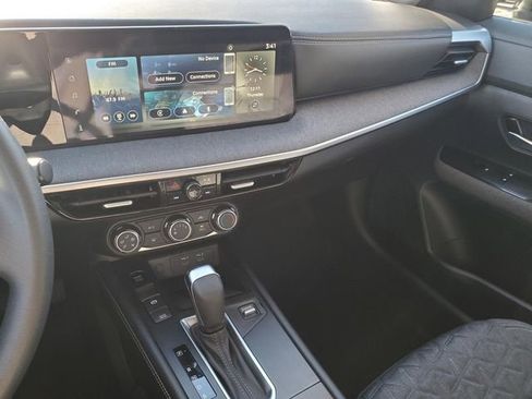Certified 2025 Nissan Kicks SV image 20