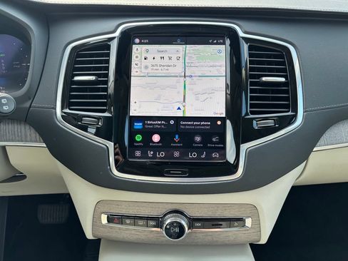 Certified 2024 Volvo XC90 T8 Ultimate w/ Protection Package Premier AWD/4WD image 9