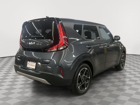 Used 2024 Kia Soul EX image 4