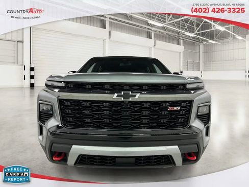 Used 2025 Chevrolet Traverse Z71 image 7