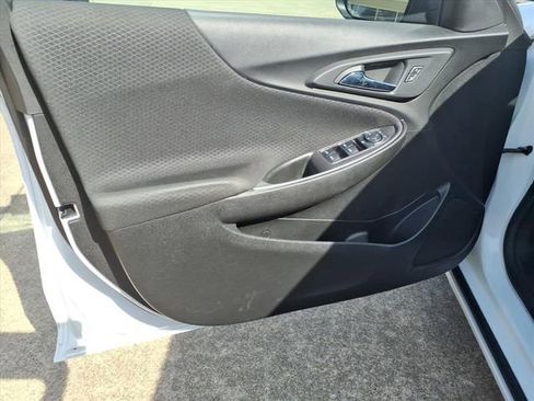 Used 2024 Chevrolet Malibu LT image 19