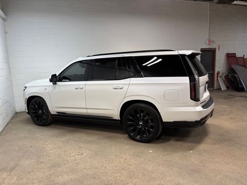 Used 2025 Cadillac Escalade Sport Platinum w/ LPO, ONYX Package AWD/4WD image 10