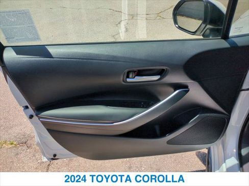 Used 2024 Toyota Corolla SE w/ SE Convenience Package FWD image 12