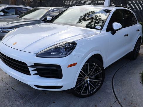 Used 2023 Porsche Cayenne S AWD/4WD image 2