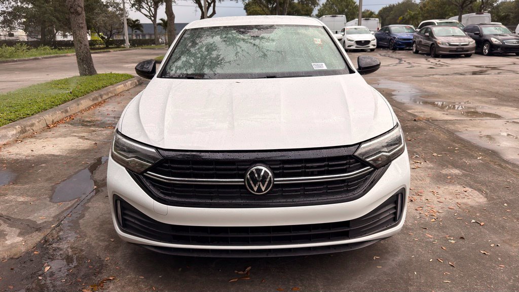 Used 2023 Volkswagen Jetta Sport FWD image 2