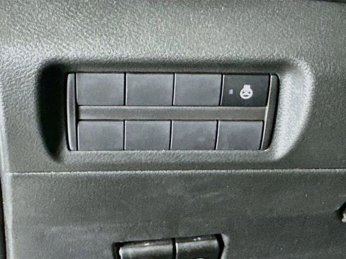 Used 2024 Nissan Kicks SR w/ SR Premium Package FWD image 12