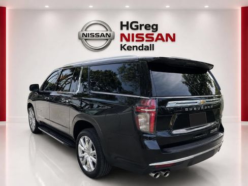 Used 2021 Chevrolet Suburban High Country RWD image 3