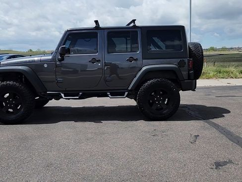 Used 2017 Jeep Wrangler Unlimited Sport AWD/4WD image 2