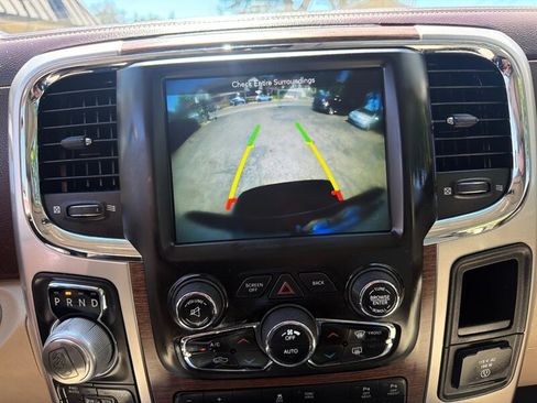 Used 2018 RAM 1500 Laramie w/ Convenience Group AWD/4WD image 19