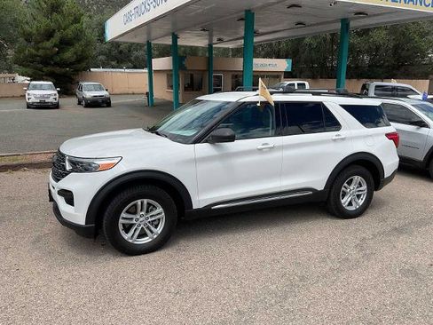 Certified 2023 Ford Explorer XLT AWD/4WD image 3