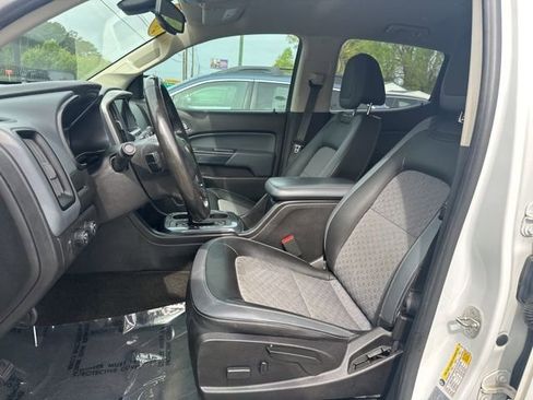 Used 2017 Chevrolet Colorado Z71 image 11