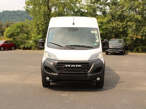 Used 2025 RAM ProMaster 2500 w/ Convenience Group FWD image 3