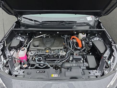 Used 2025 Toyota RAV4 LE image 32