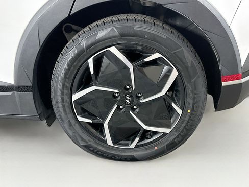 Used 2024 Hyundai Ioniq 5 SE RWD image 11