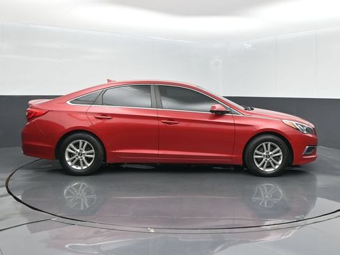 Used 2017 Hyundai Sonata SE FWD image 5