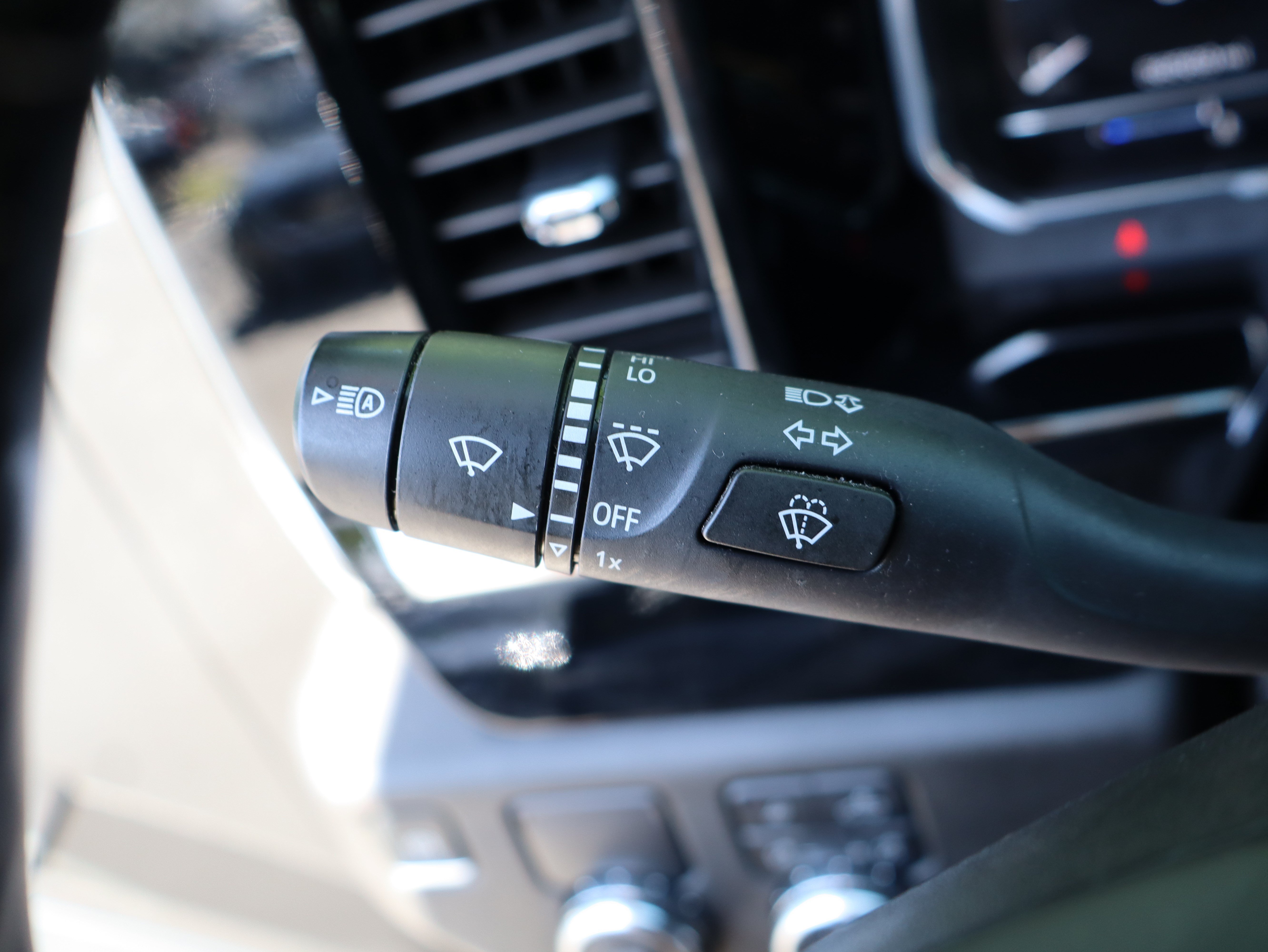 Used 2025 GMC Sierra 1500 SLT RWD image 33