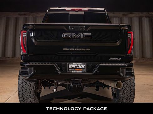 Used 2024 GMC Sierra 2500 AT4 w/ AT4 Premium Plus Package AWD/4WD image 8